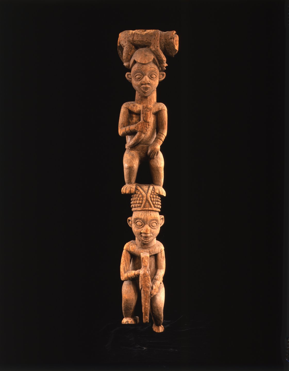 Fragment de colonne provenant d’un palais, Babanki-Tungo, Bamileke, Cameroun