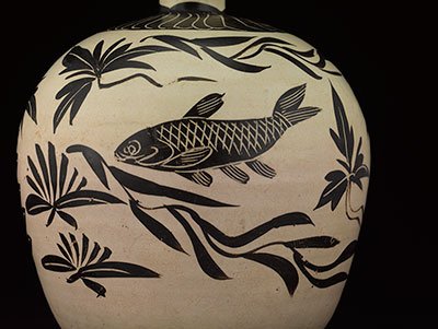 A finely painted cizhou ‘fish’ truncated meiping (detail)
